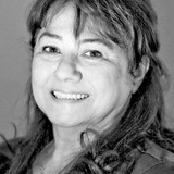 Funda Postacı — Anne