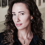 Aleksandra Popławska — Alicja Wakar