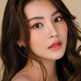 พลอยนิรา หิรัญทวีศิลป์ — Nicole