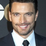 Julián Gil — Ulises Villaseñor
