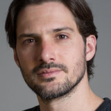 Alejandro Grossmann — Agente Velezolano