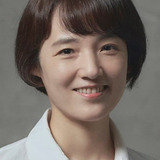 Park Hui-eun — Jin-su's mother