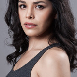 Claudia Pineda — Victoria Valadez (Joven)