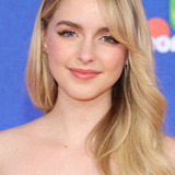 Маккенна Грейс — Young Theodora