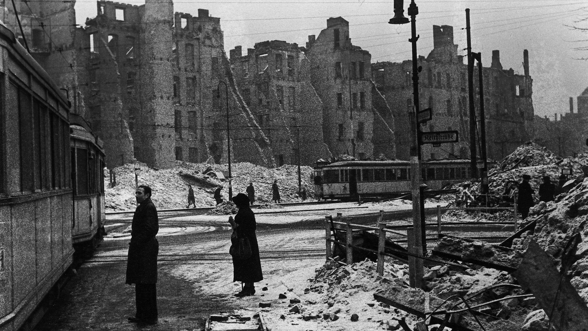 Сериал BBC: Берлин 1945
