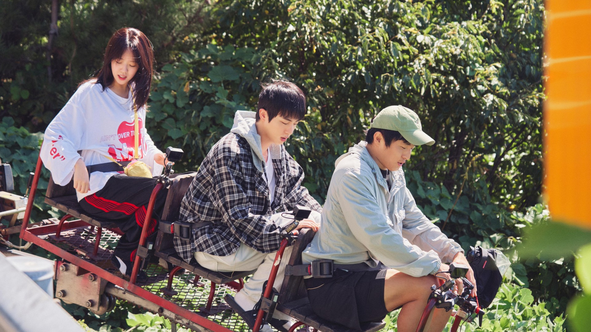 Сериал Сумасшедший гостевой дом Киана