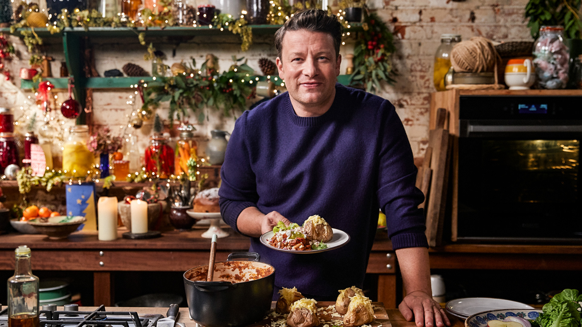 Сериал Jamie: Keep Cooking at Christmas