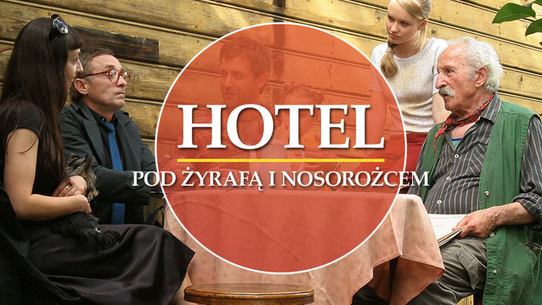 Show Hotel pod żyrafą i nosorożcem