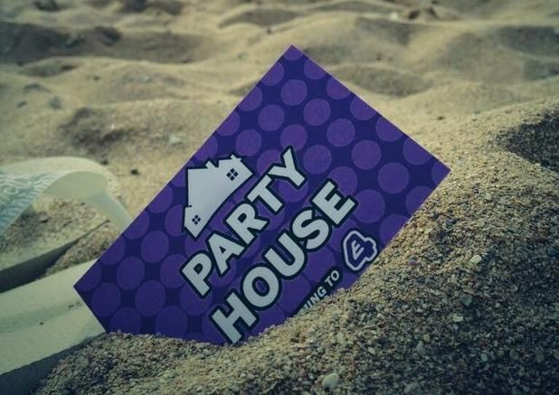 Сериал Party House