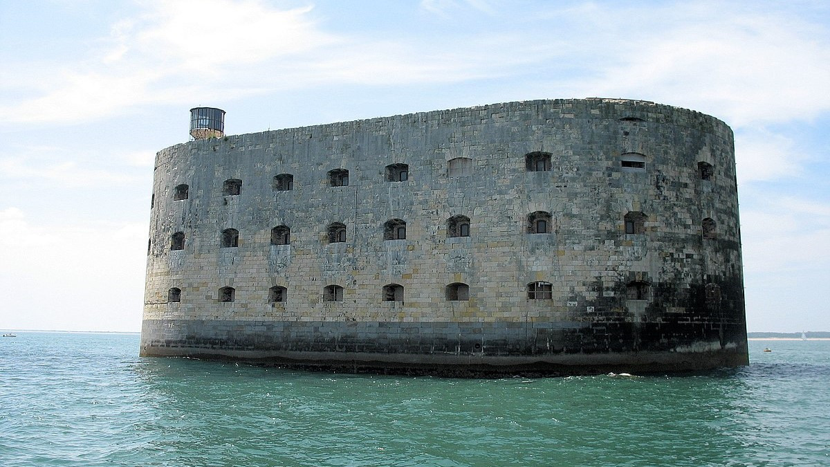 Show Форт Буаяр