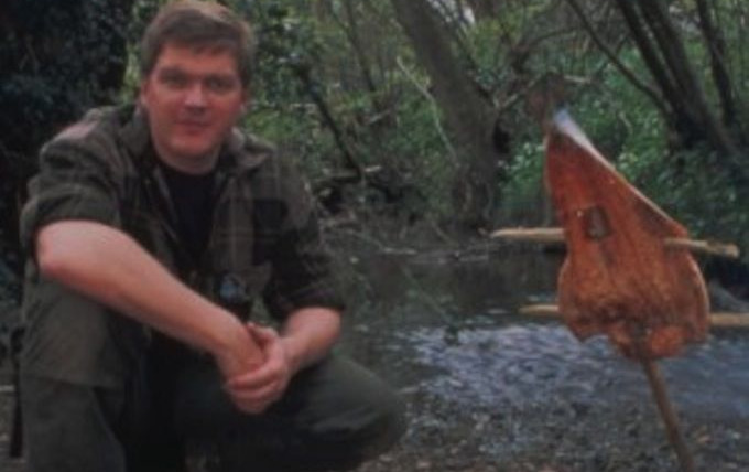 Show Ray Mears' Country Tracks