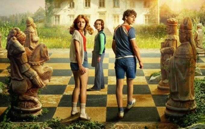Сериал Навозный жук летает в сумерках
