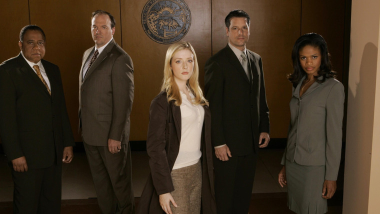 Сериал Рядом с домом