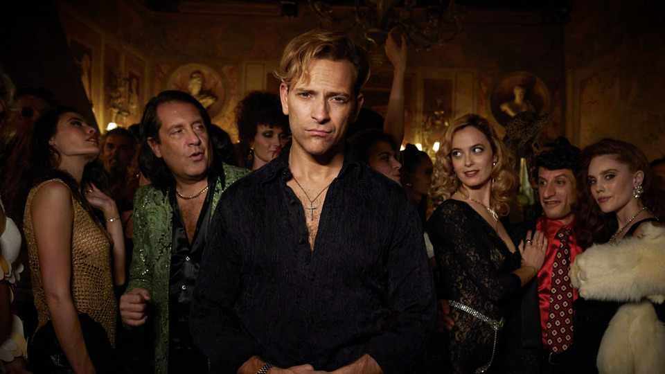 Күйеуі әйелінің аузына балта шабады (порно видео)