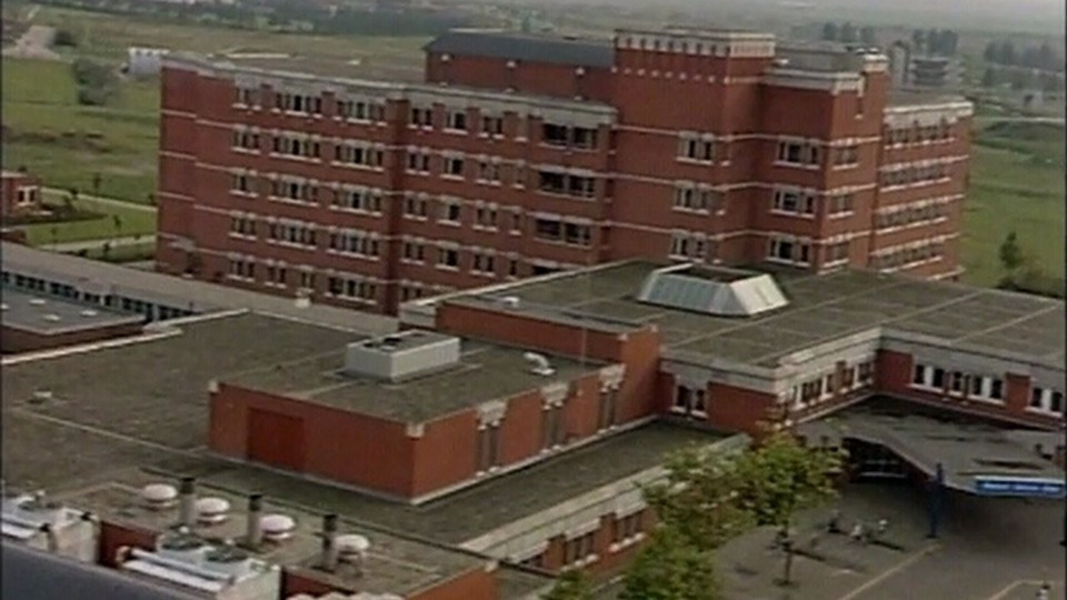 Medisch Centrum West 1 сезон дата выхода серий, рейтинг, отзывы на сериал и список всех серий