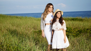 Show Kourtney & Khloé Take the Hamptons