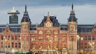 Show Amsterdam Centraal 24/7