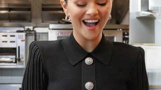 Show Selena + Restaurant