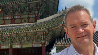 Show Alexander Armstrong in South Korea