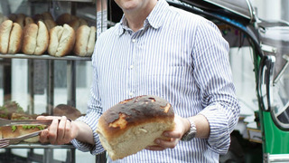 Show Alexander Armstrong in Sri Lanka