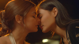 Сериал Спи со мной