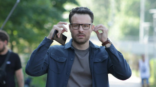 Show Человек из дома напротив