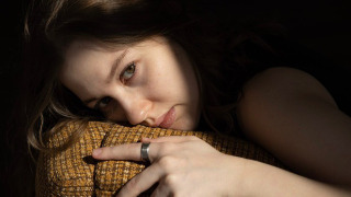 Show Настя вяжет